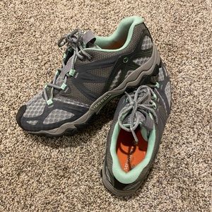Women’s Merrell Tennis Shoe